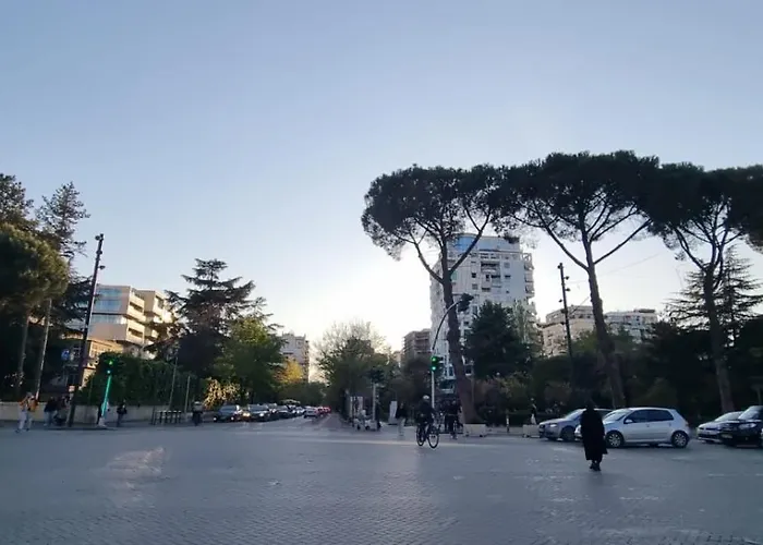 Grand Boulevard Apartmnt Тирана