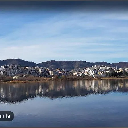 Grand Boulevard Apartmnt * ティラナ