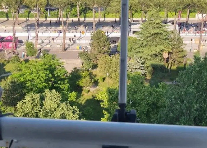 アパート Grand Boulevard Apartmnt ティラナ