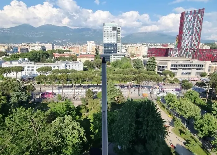 Grand Boulevard Apartmnt ティラナ