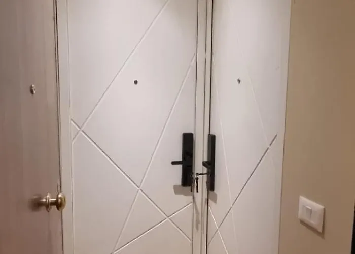 Grand Boulevard Apartmnt ティラナ