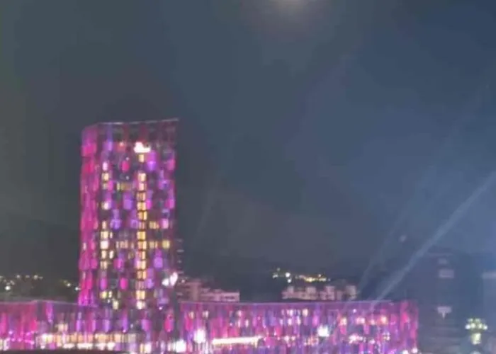 Grand Boulevard Apartmnt * ティラナ